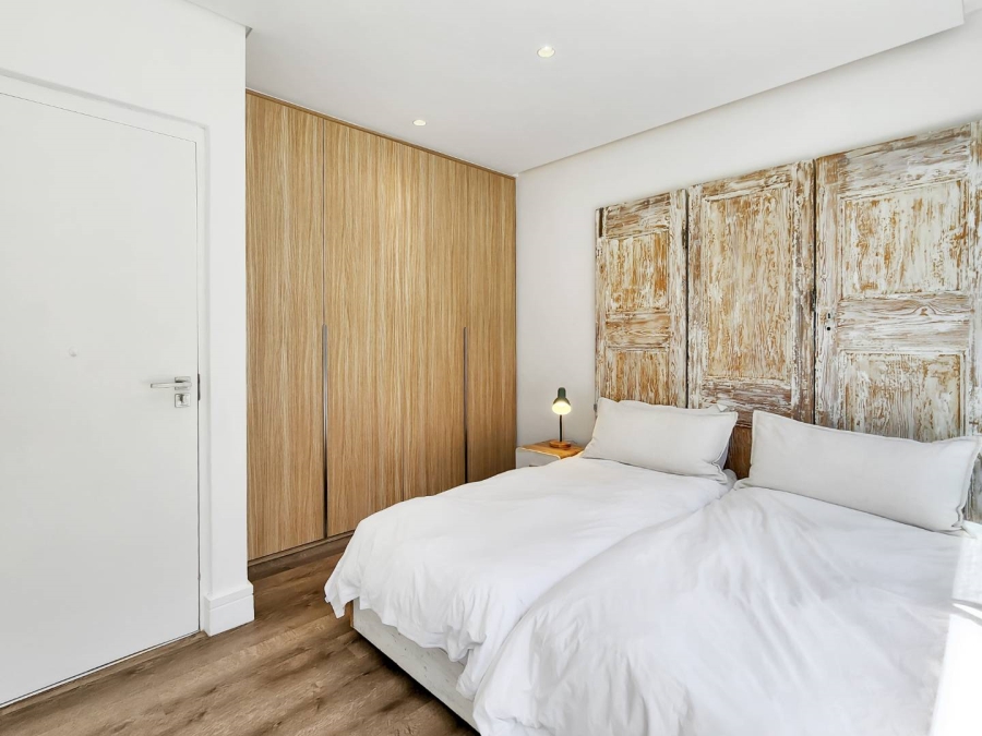 2 Bedroom Property for Sale in Sea Point Western Cape